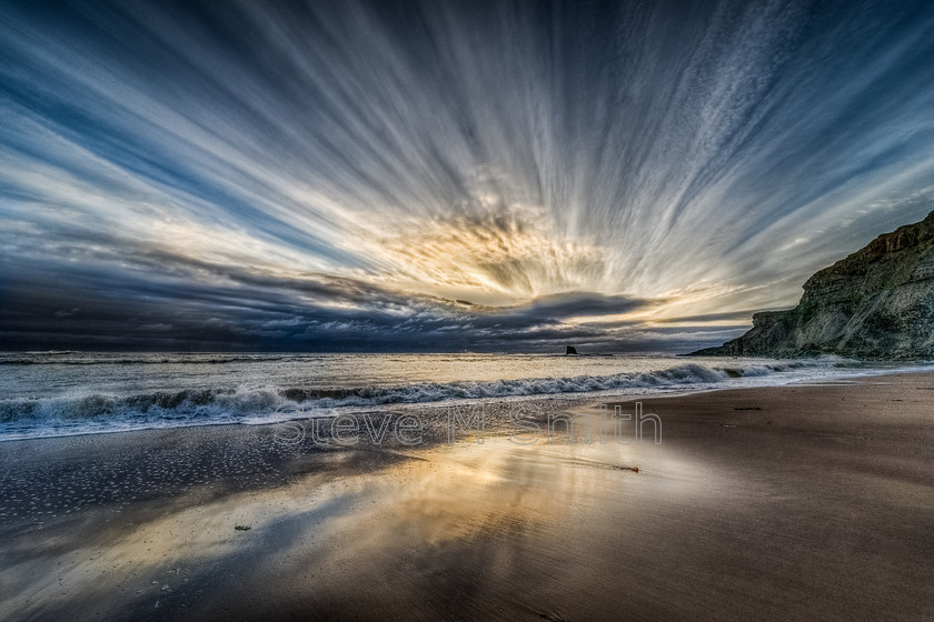 The-Black-Nab-2-01 Lustre 3x2+220+250 
 The Black Nab 2 
 Keywords: The Black Nab, Saltwick Bay, Yorkshire